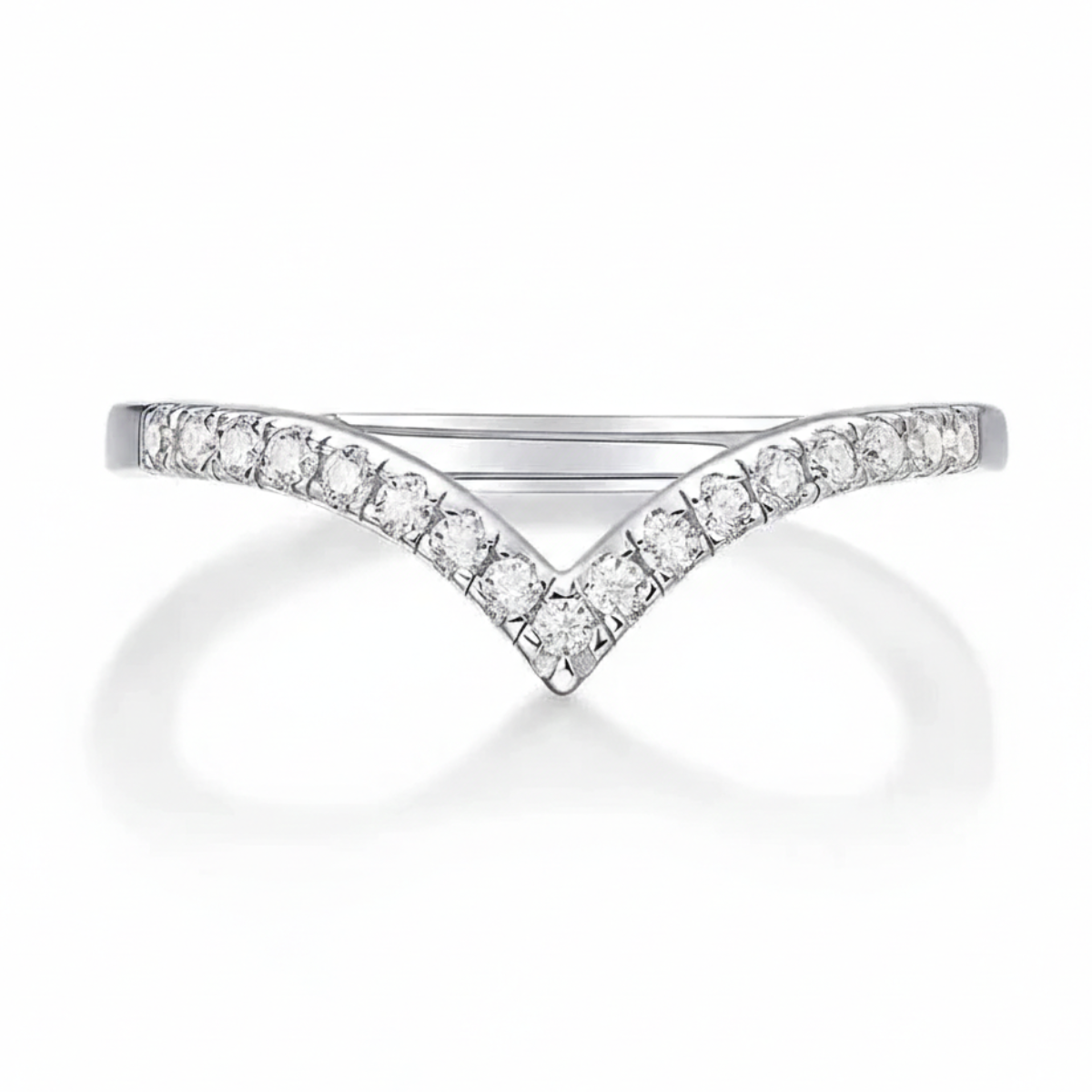 Anel em prata .925 e moissanite.