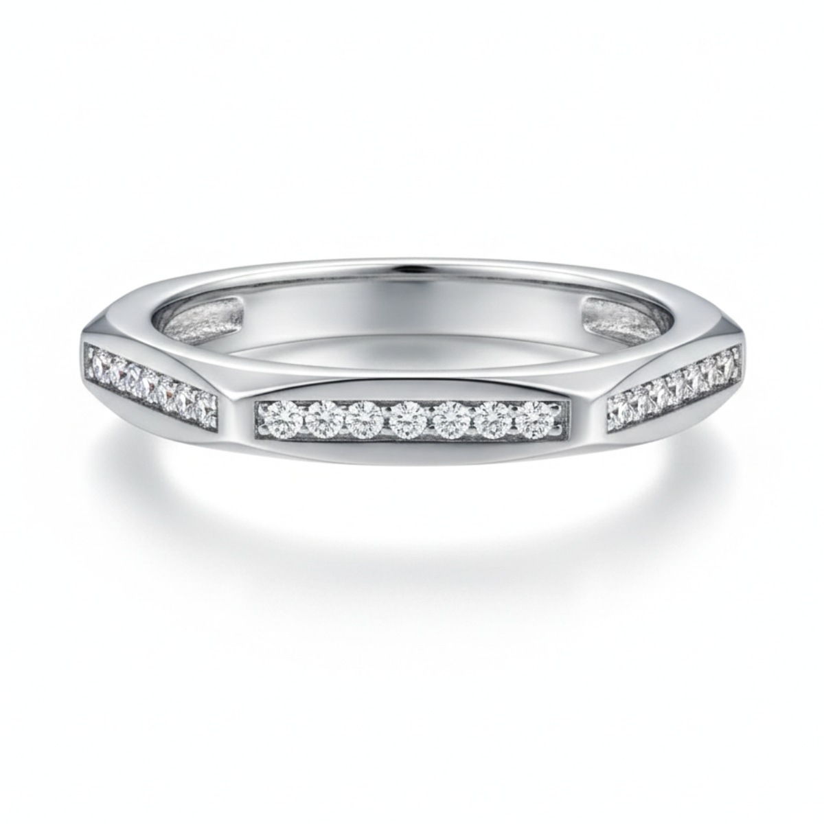 Anel em prata .925 e 1mm moissanite