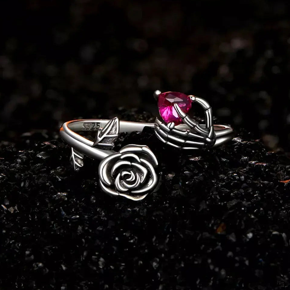 Anel Rosa Caveira Regulável em Prata 950 com Cristal em Coração - Yuna Joias