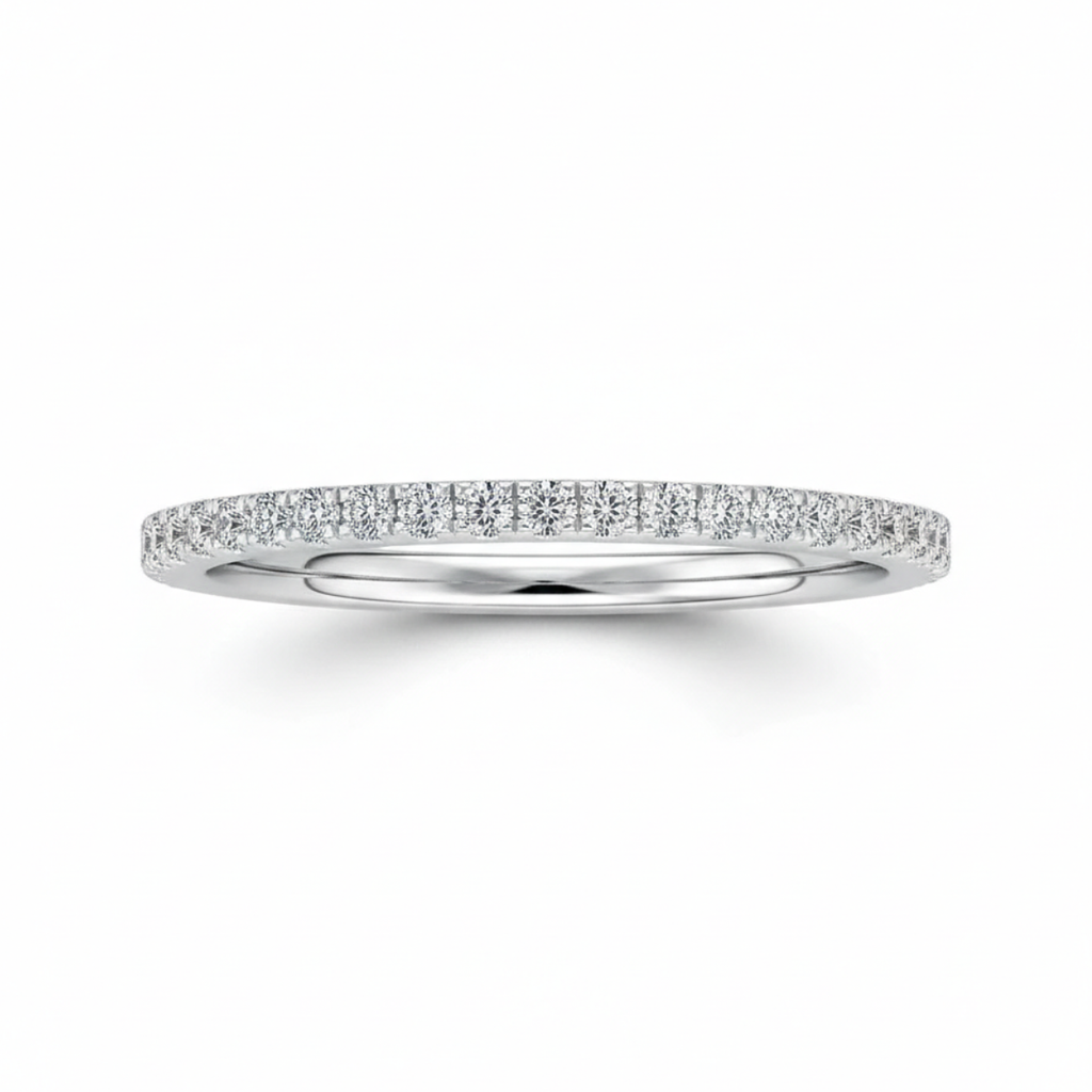 Meia aliança em prata .925 e 1mm moissanite