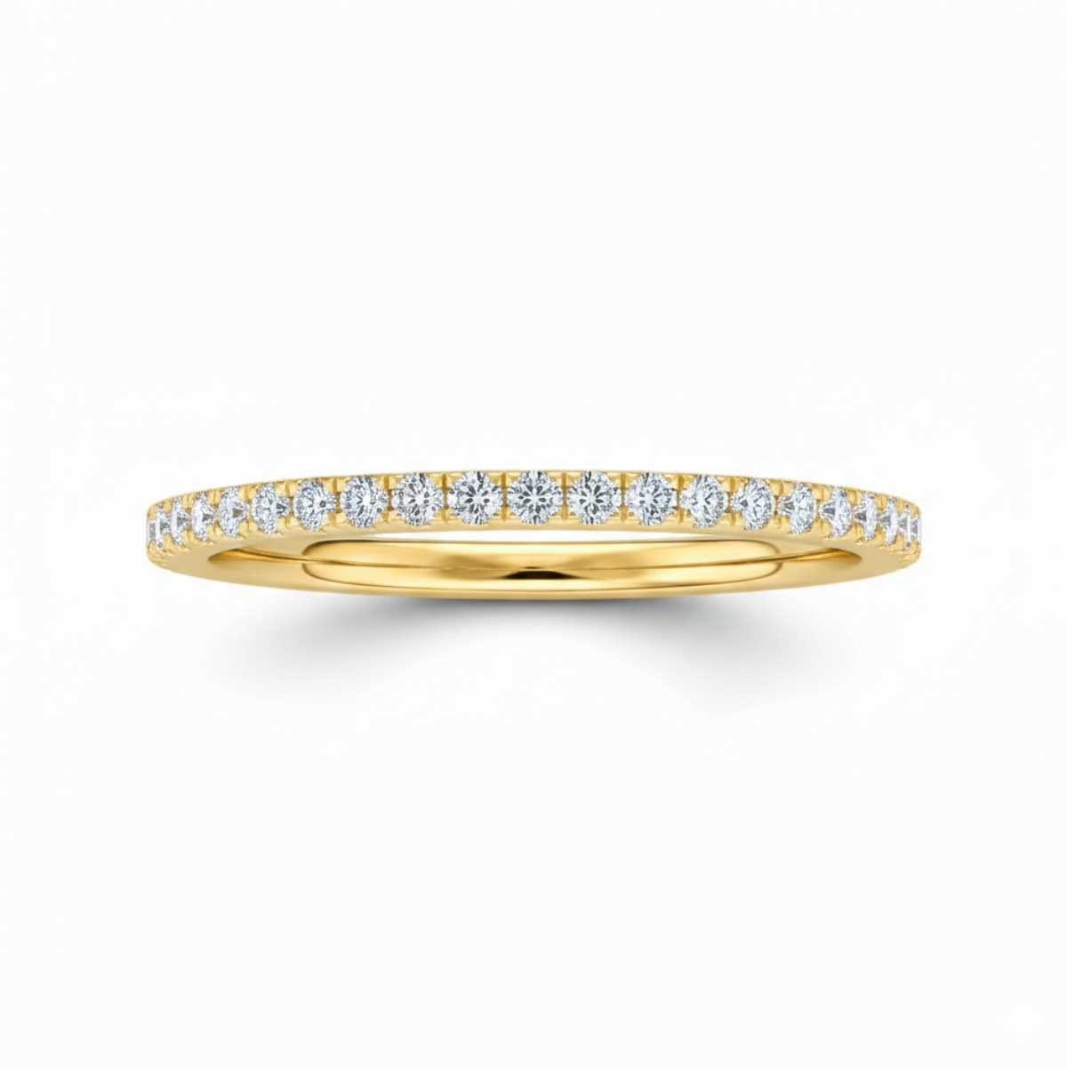 Meia aliança em prata .925 e 1mm moissanite