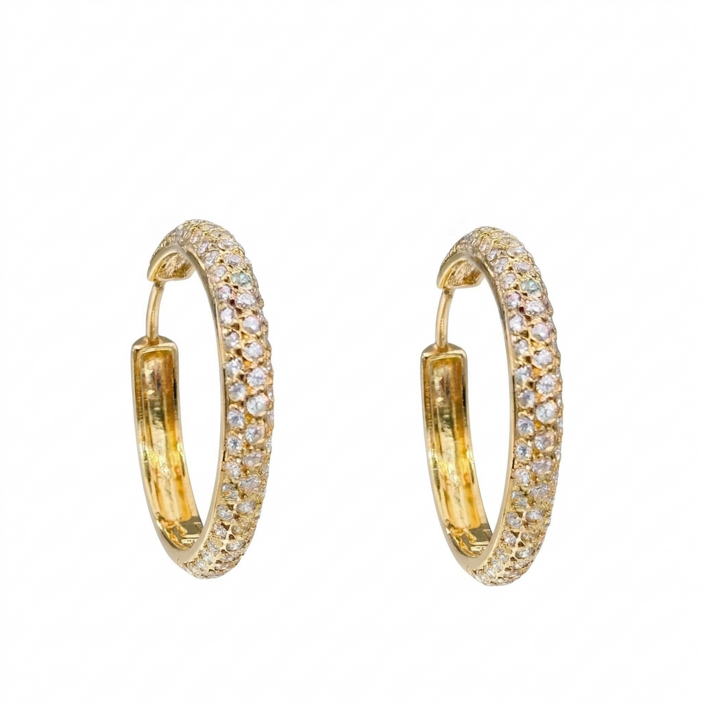 Brinco argola e zircônia