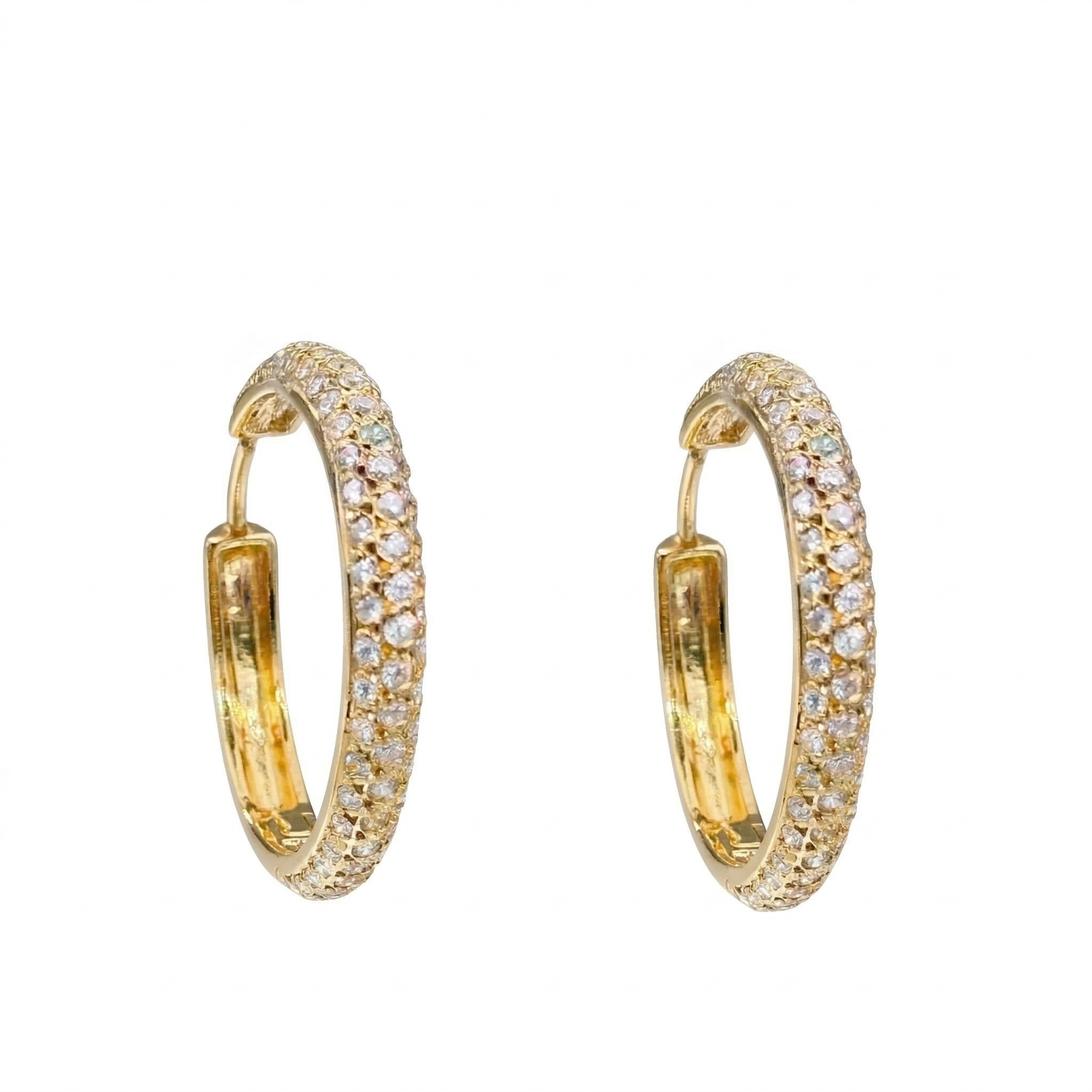 Brinco argola e zircônia