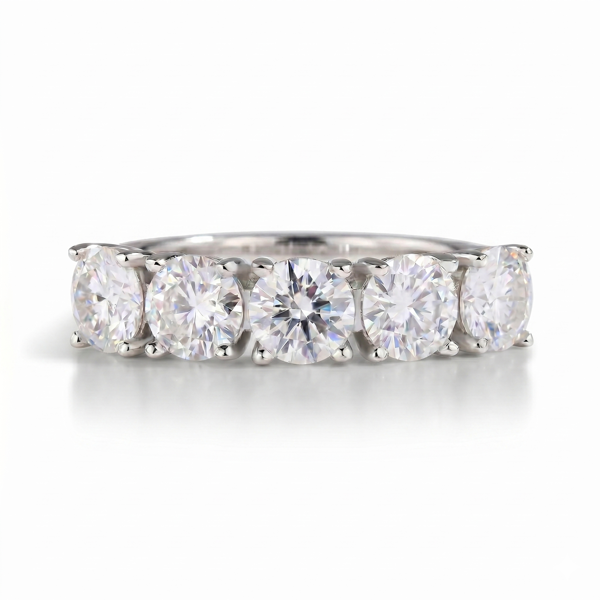 Anel Moissanite em prata .925 com 2.5 CT moissanite.
