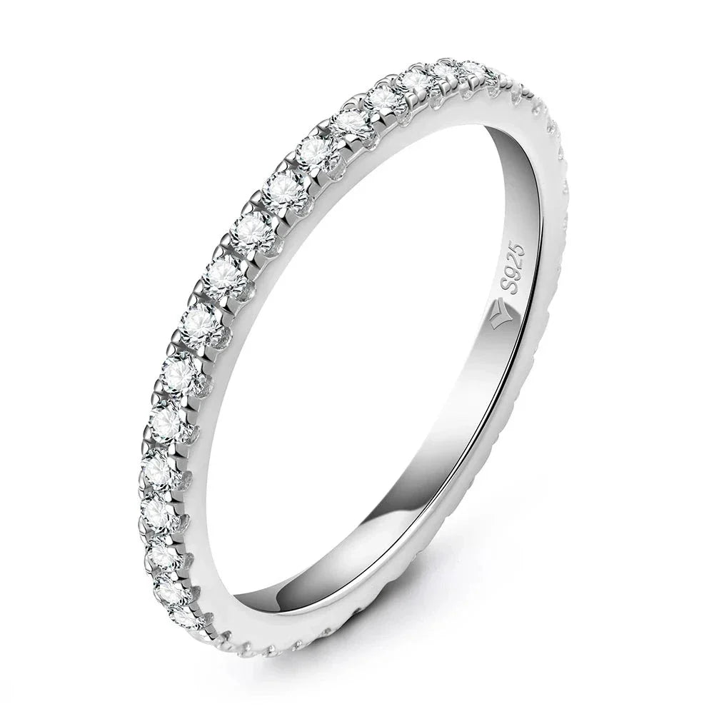 Aliança em prata .925 e 1.5mm moissanite.