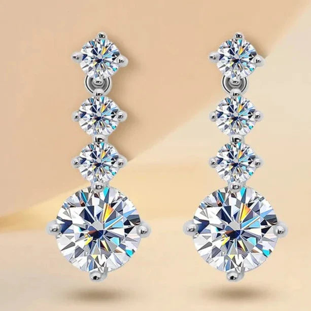 Brinco em prata .925 e 2.6 ct moissanite