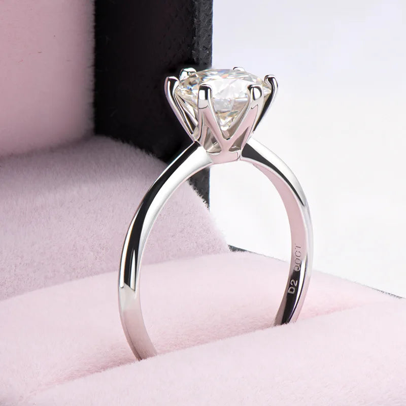 Solitário em prata .925 e 1,2,3,5 ou 10 CT Moissanite