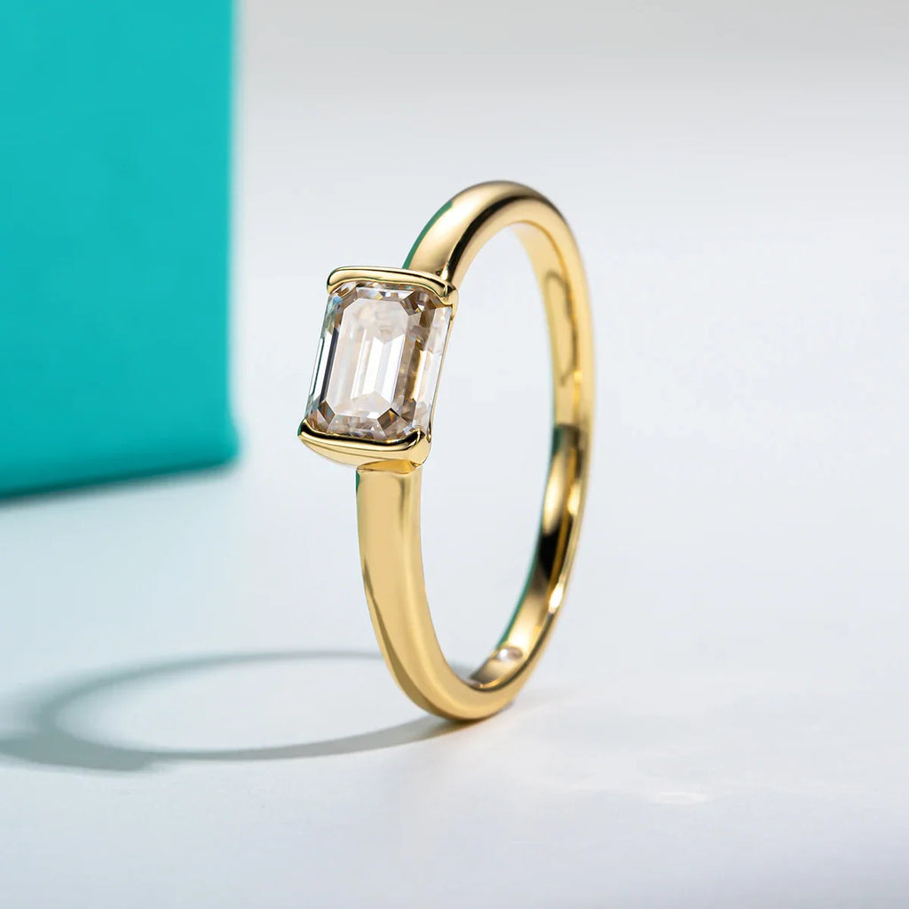 Anel Moissanite .925 com Esmeralda 1 ct, Noivado e Casamento.
