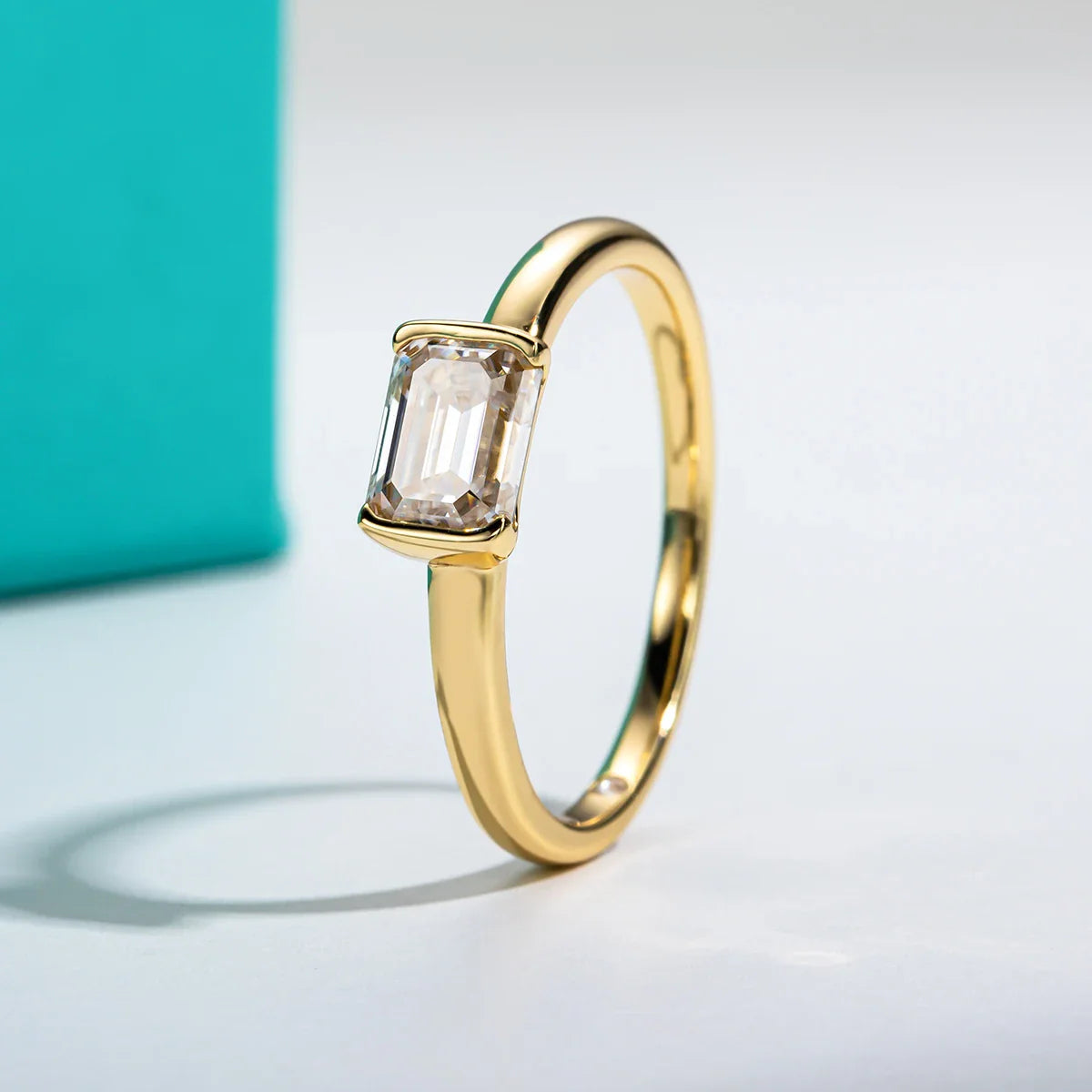 Anel Moissanite .925 com Esmeralda 1 ct, Noivado e Casamento.