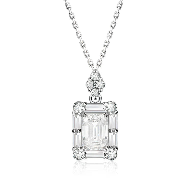 Colar com pingente em prata .925 e 1 CT moissanite