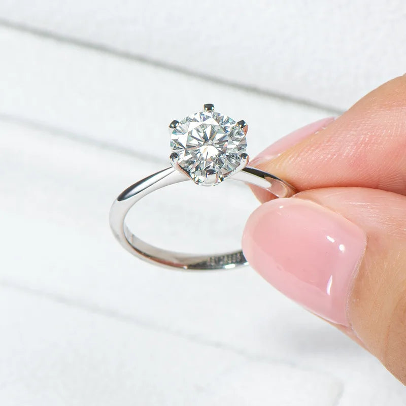 Solitário em prata .925 e 1,2,3,5 ou 10 CT Moissanite