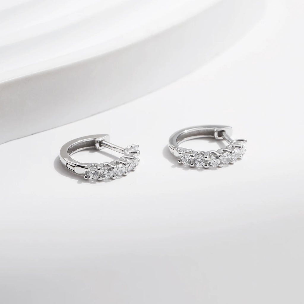 Brinco Argola Feminino com Moissanite - Joia Elegante em Prata 925 com Brilho Eterno - Yuna Joias