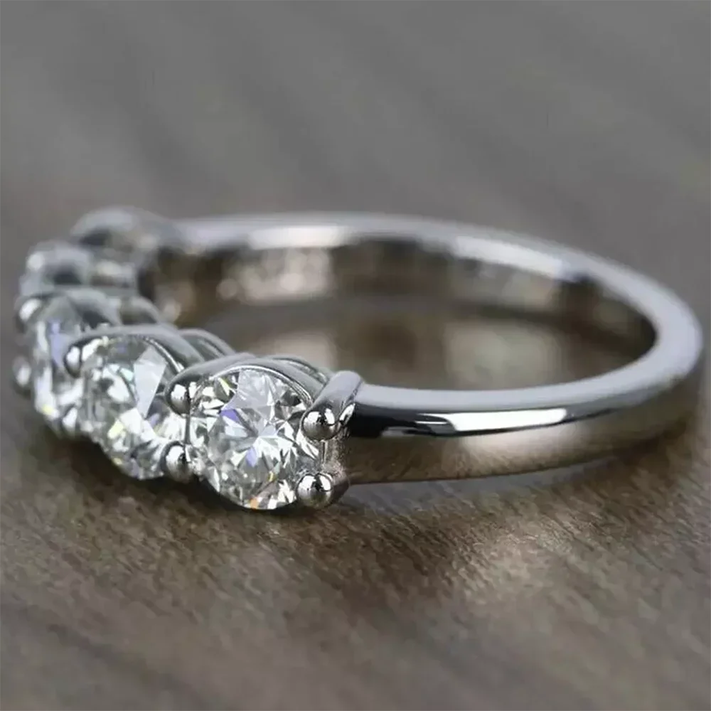 Meia Aliança em prata .925 e 4mm moissanite