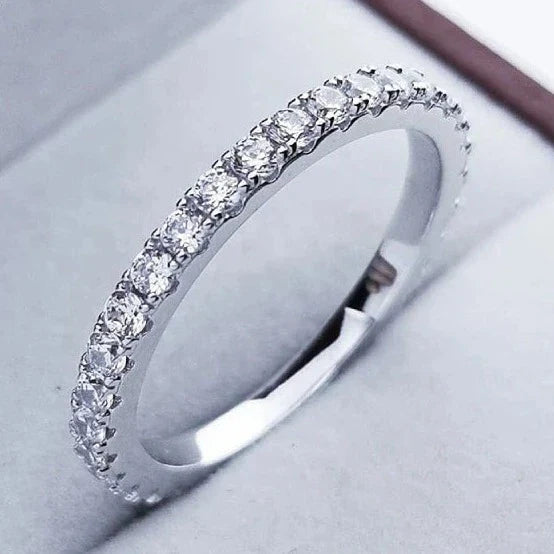 Aliança em prata .925 e 2mm moissanite