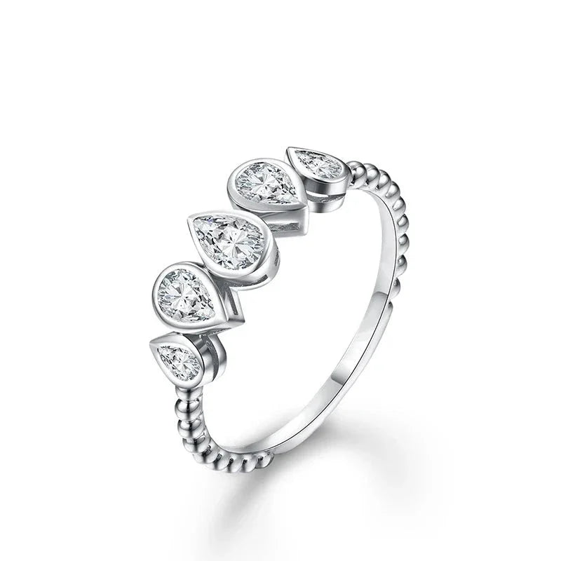 Anel em prata .925 e 5x3mm moissanite Pérola