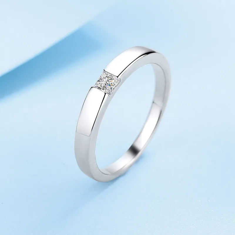 Anel em prata .925 e 0.3 CT moissanite