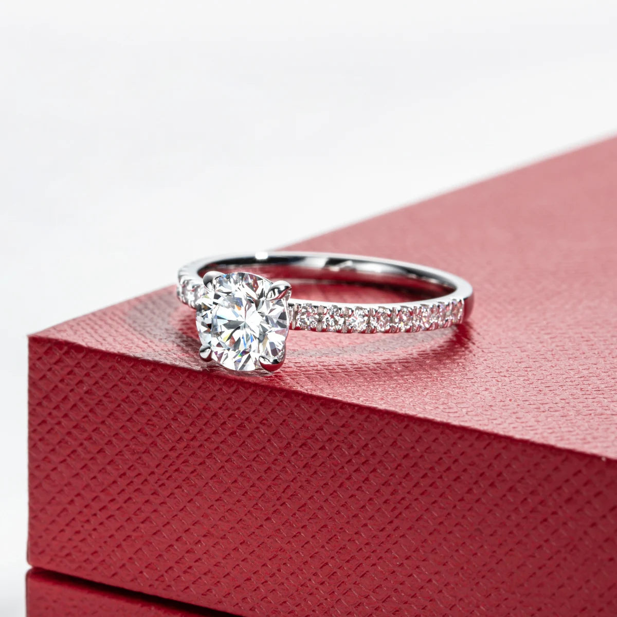 Anel de Noivado em Ouro Branco 14K com Diamante Cultivado em Laboratório – Certificado IGI, Cor D, Pureza VVS - Yuna Joias