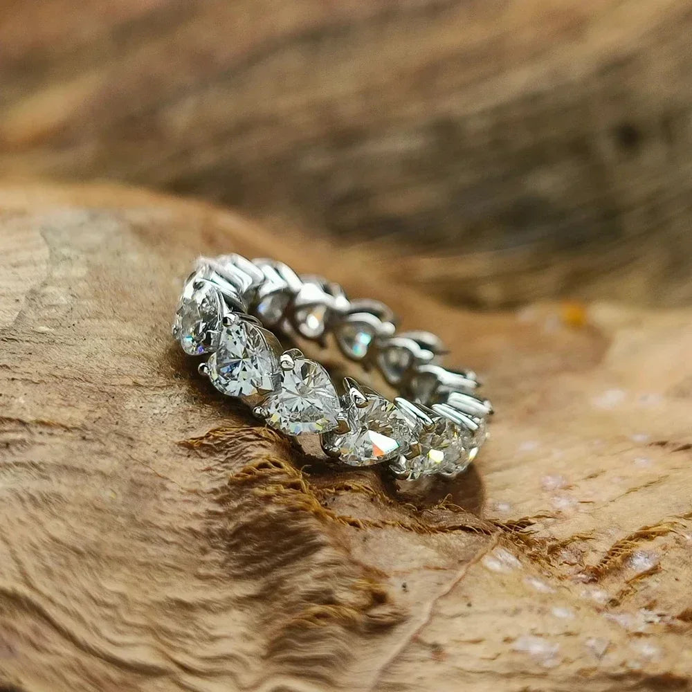 Anel em  Coração em prata .925  e 3 ,4, 5 mm moissanite.