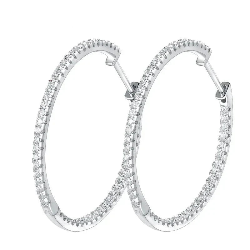 Brinco de argola em prata .925 e moissanite