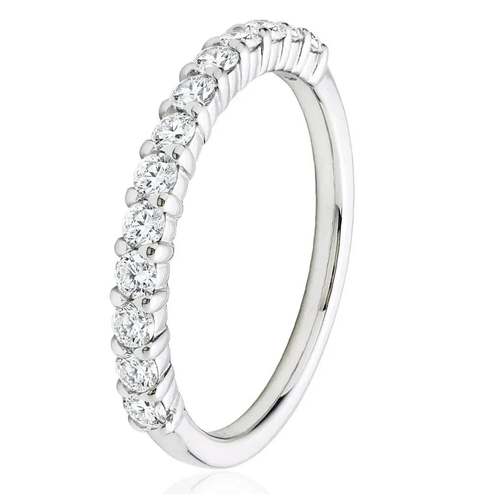 Meia Aliança em prata e 2mm Moissanite