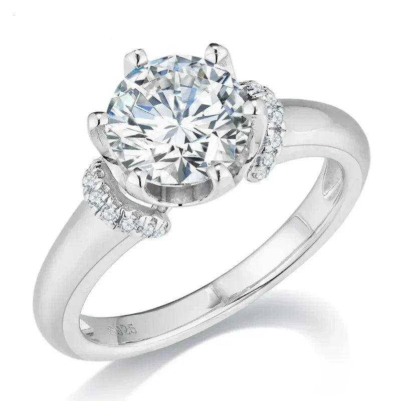 Anel em prata .925 e 2.5 CT moissanite