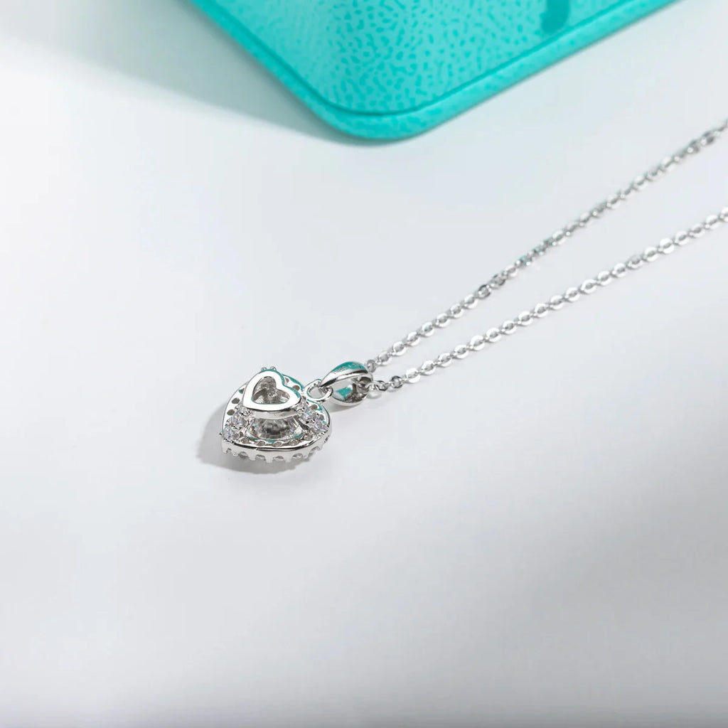 Colar com pingente coração em prata .925 e 1CT moissanite