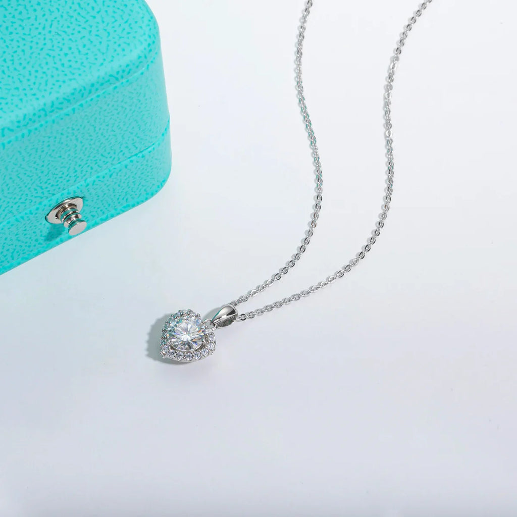 Colar com pingente coração em prata .925 e 1CT moissanite