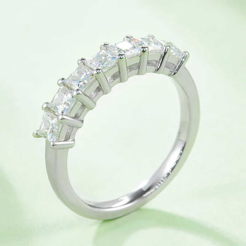 Meia aliança em prata .925 e 3mm moissanite