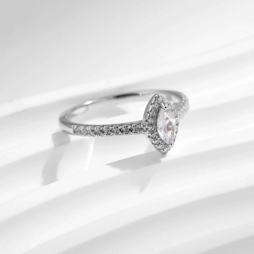 Anel Solitário Feminino Marquise com Zircônias - Joia Clássica em Prata 925 para Noivado e Casamento - Yuna Joias