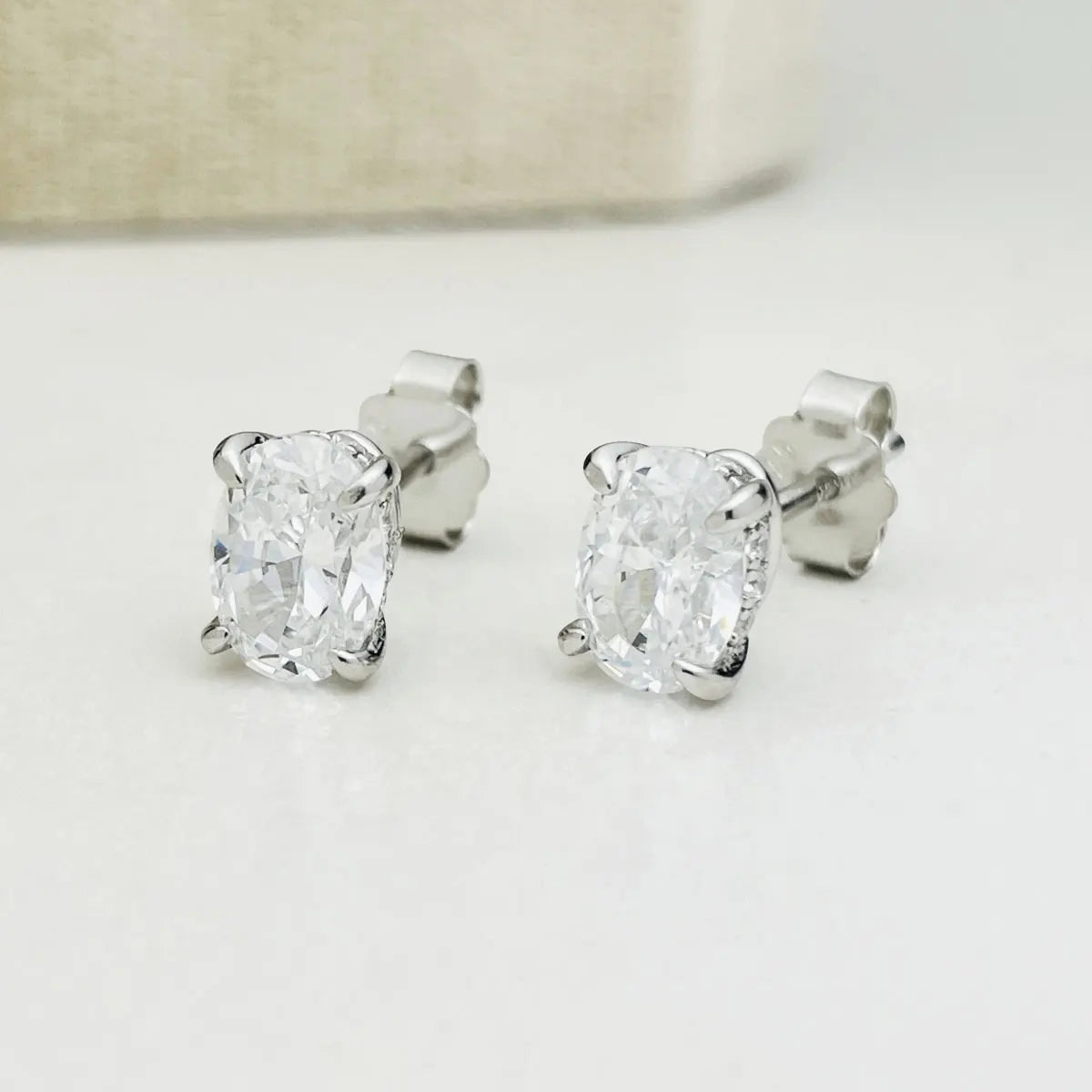 Brinco em prata .925 e 2.0, 3.0, ou 4.0ct moissanite