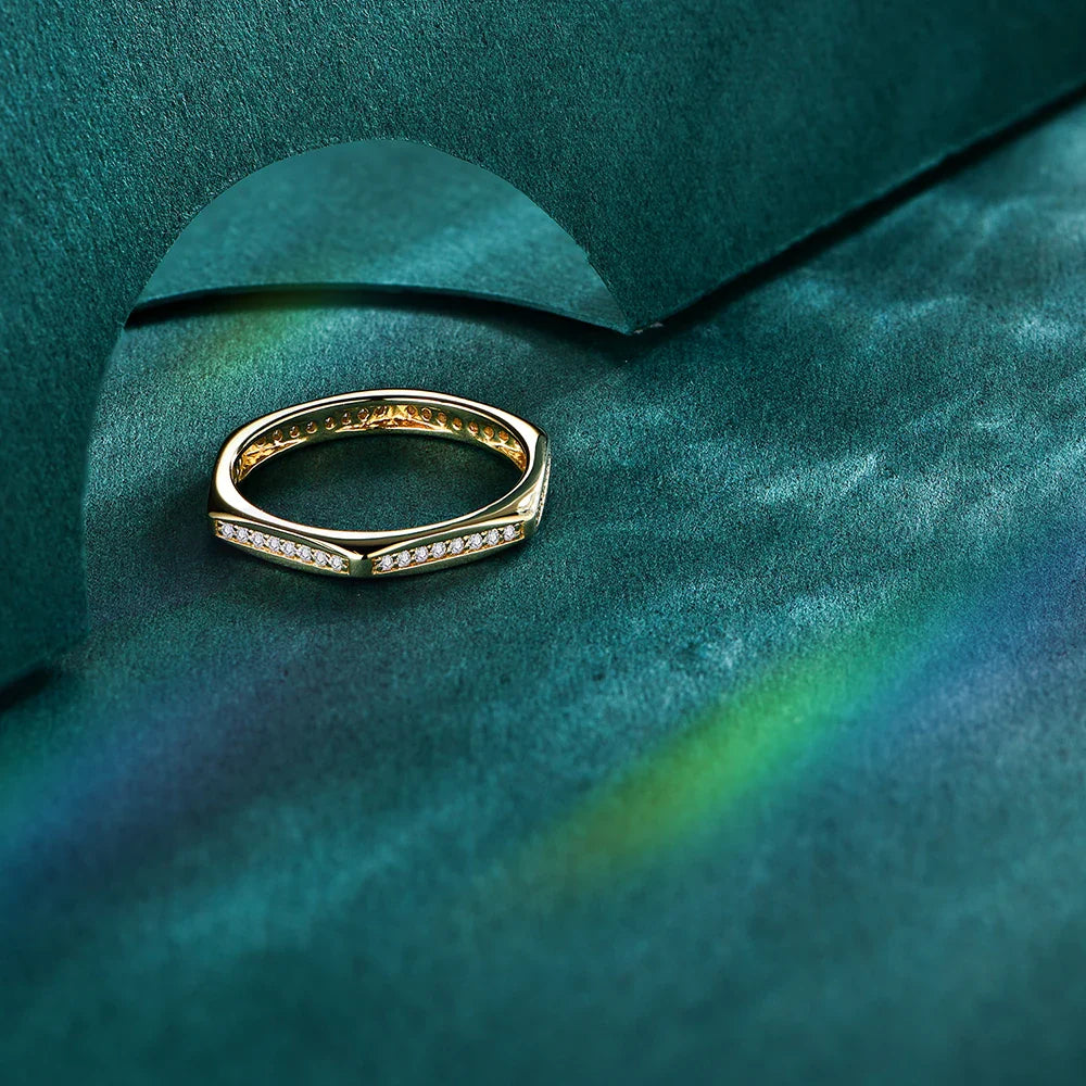 Anel em prata .925 e 1mm moissanite