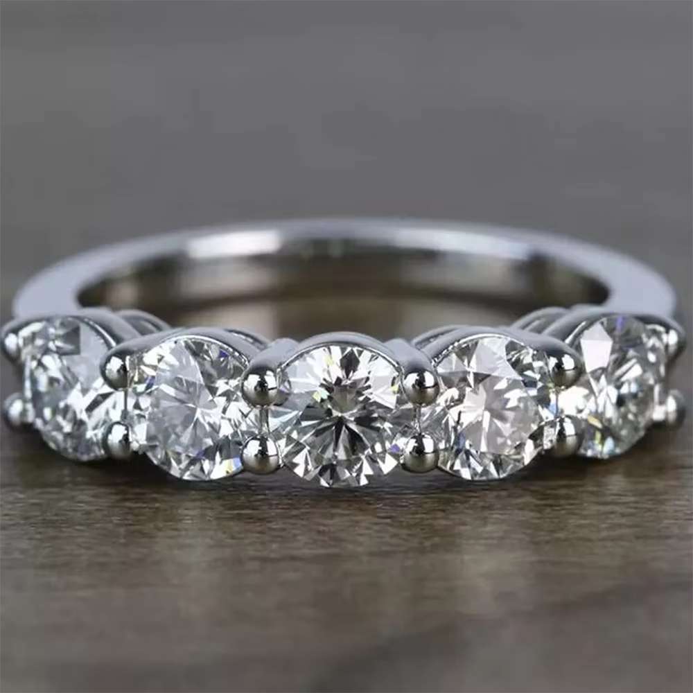 Meia Aliança em prata .925 e 4mm moissanite