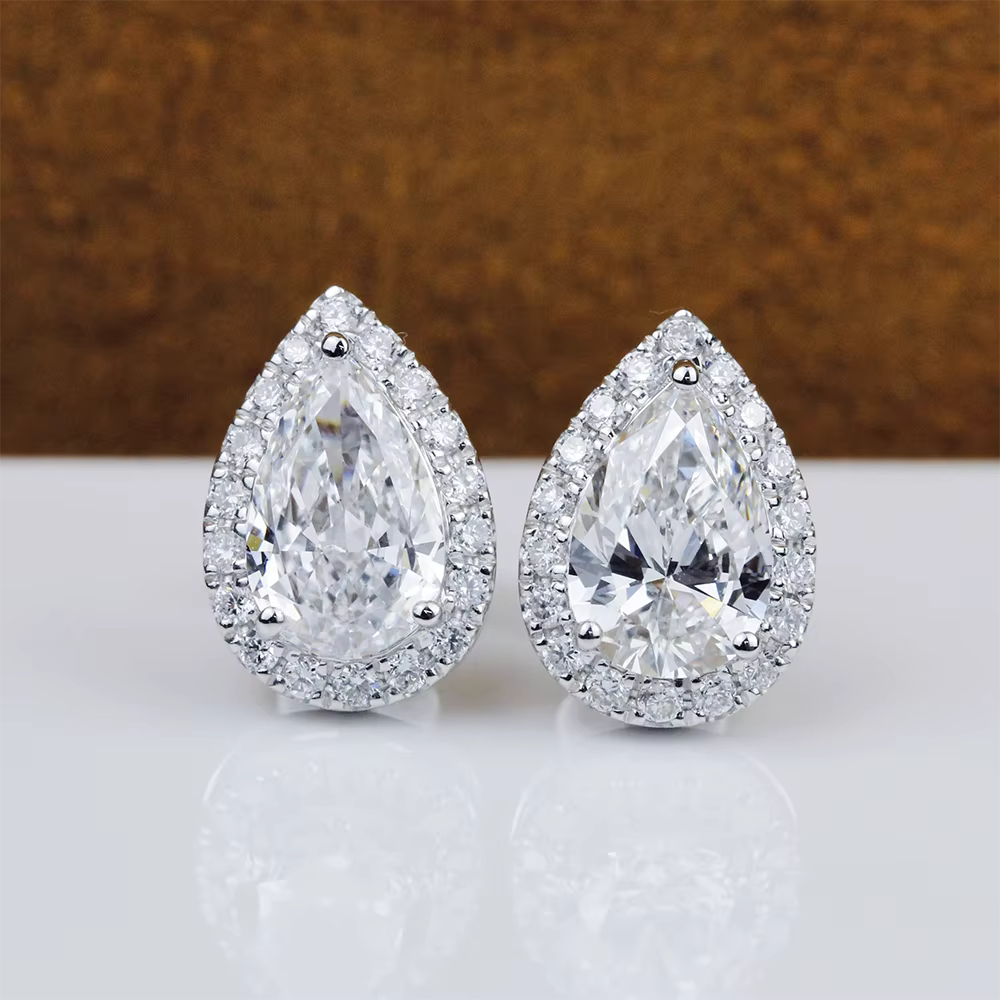 Brinco em prata .925 e moissanite em gota
