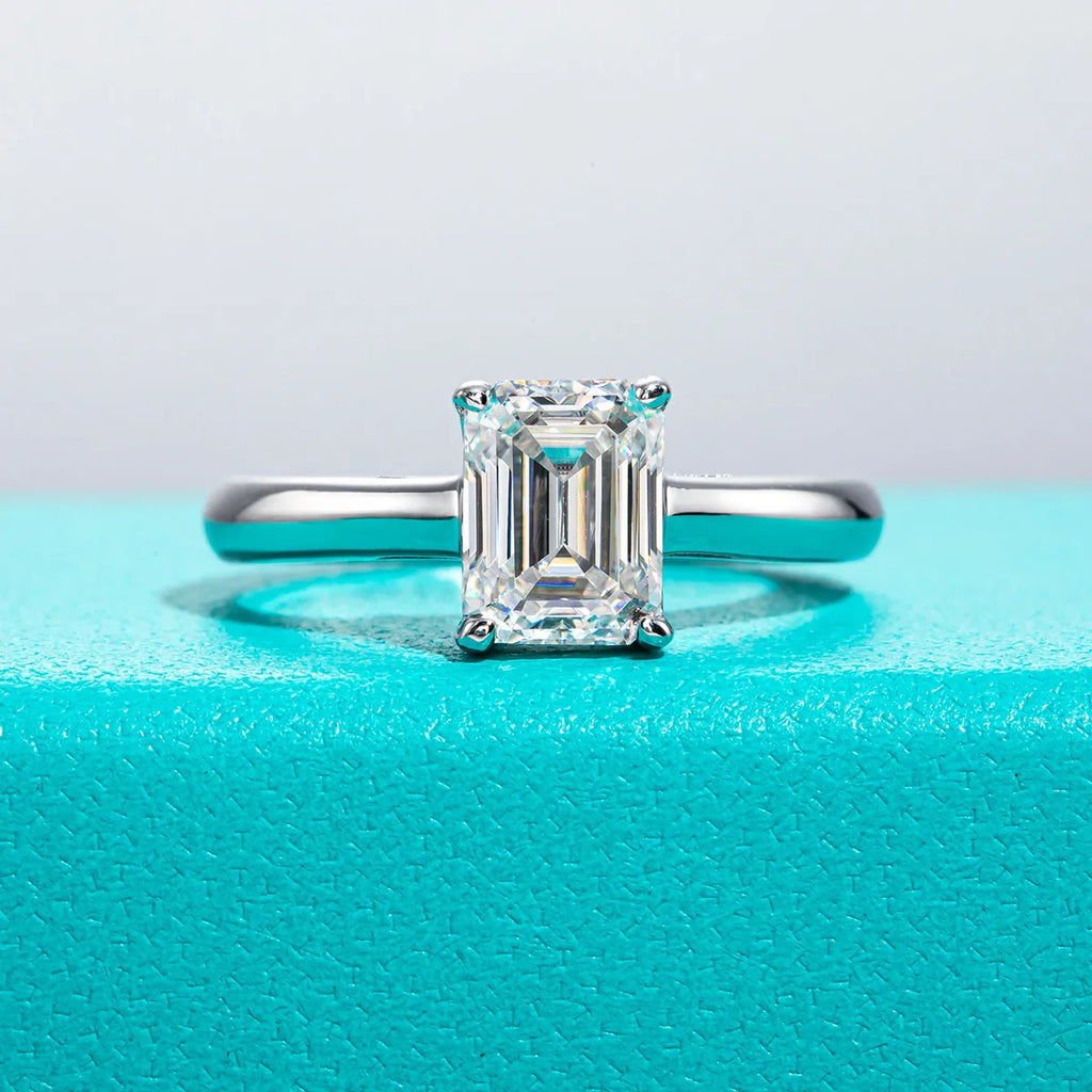 Solitário em prata .925 e 2 CT moissanite octogonal