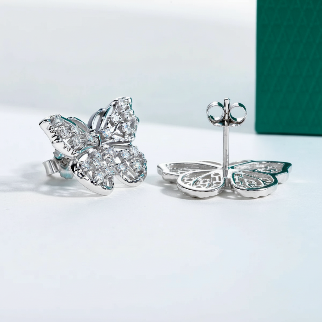 Brinco Borboleta Feminino com Moissanite - Joia Elegante em Prata 925 Banhada a Ouro 18k - Yuna Joias