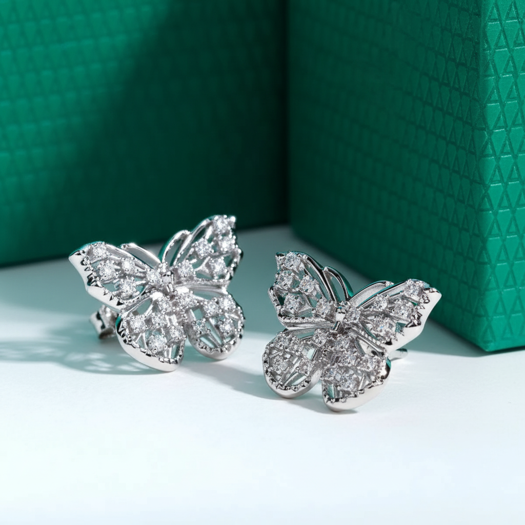 Brinco Borboleta Feminino com Moissanite - Joia Elegante em Prata 925 Banhada a Ouro 18k - Yuna Joias