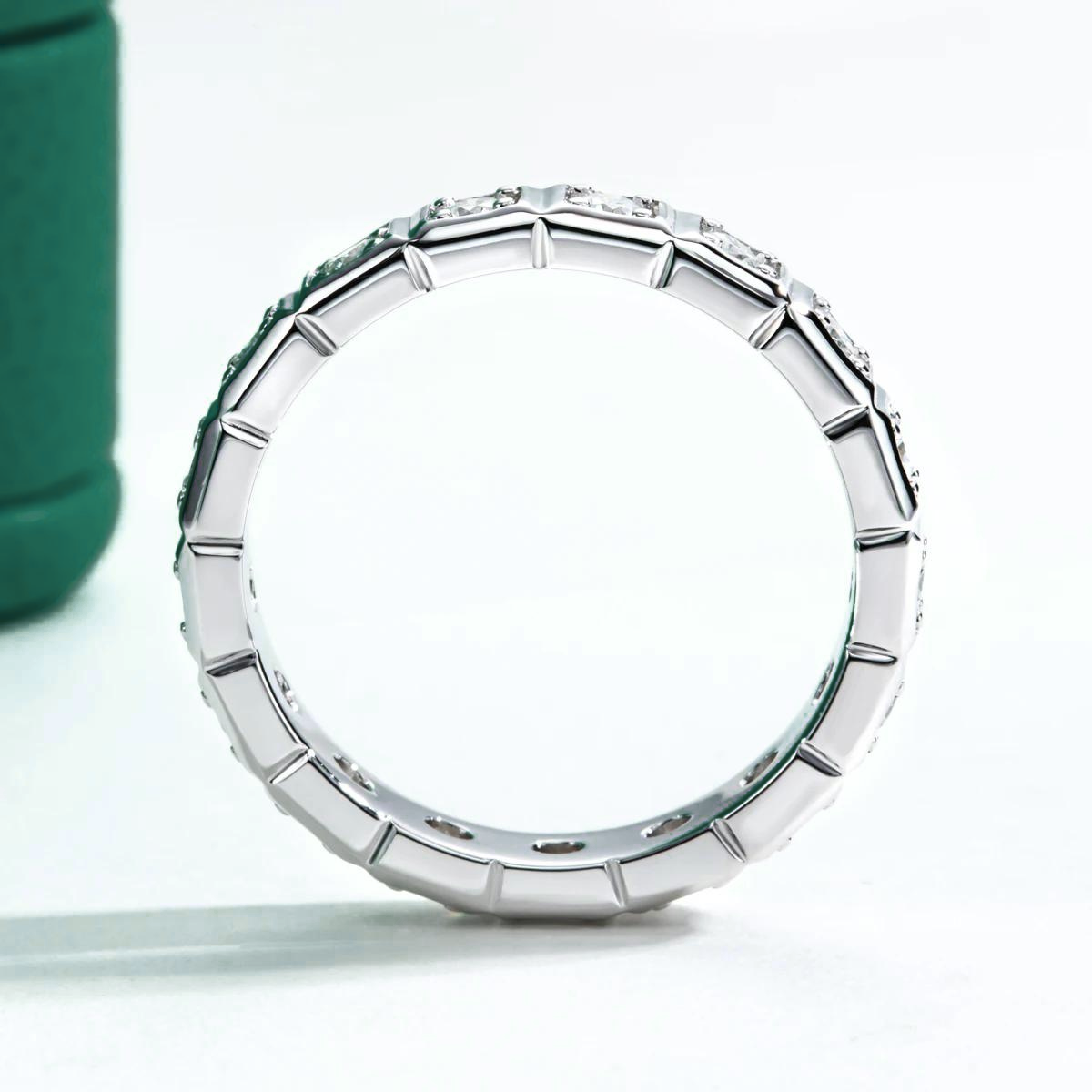 Anel Solitário em Prata 925 com Moissanite Brilhante - Yuna Joias - Yuna Joias