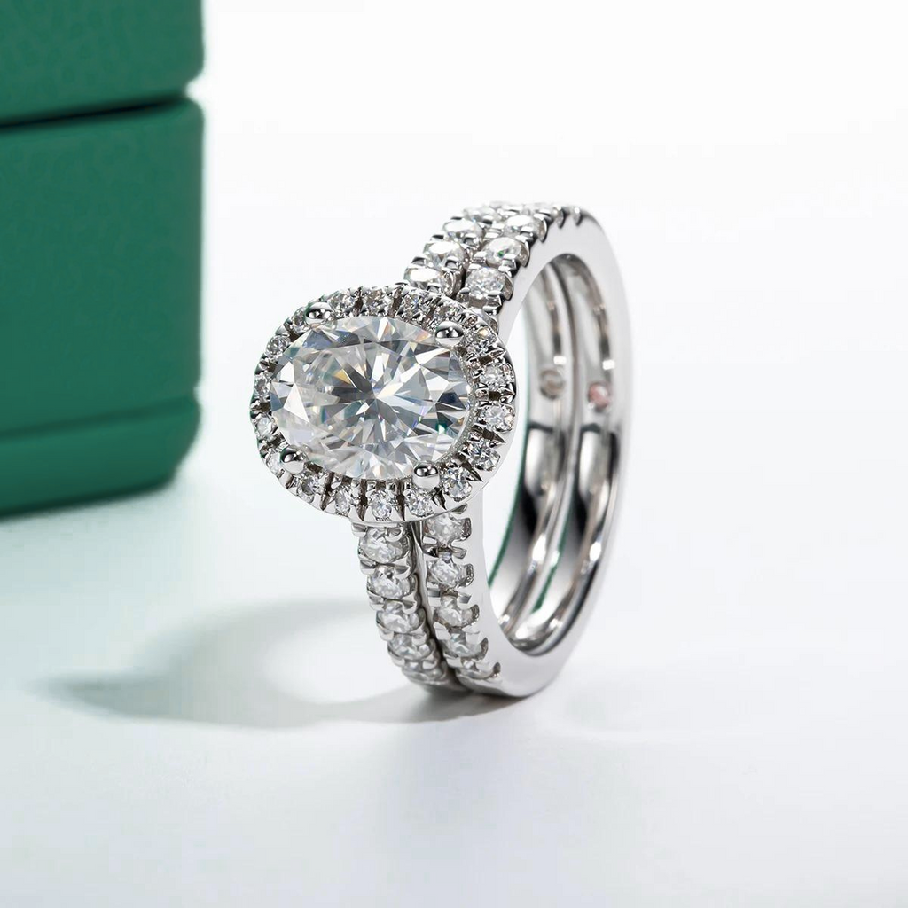 Conjunto de Anel Solitário com Meia Aliança em Prata 925 com Moissanite Oval 2ct – Yuna Joias - Yuna Joias