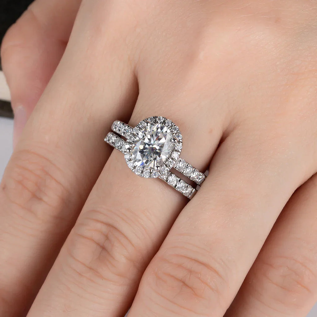 Conjunto de Anel Solitário com Meia Aliança em Prata 925 com Moissanite Oval 2ct – Yuna Joias - Yuna Joias