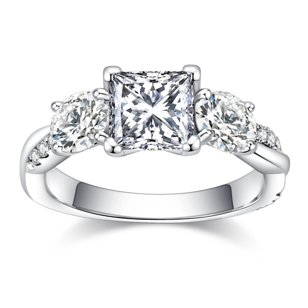 Anel Solitário de Moissanite com Lapidação Princesa em Prata 925 com Ouro Branco 18K – Yuna Joias - Yuna Joias