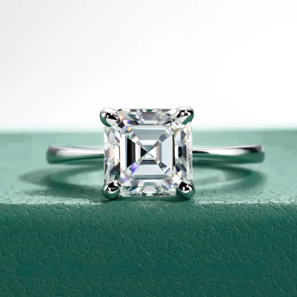 Anel Solitário com Moissanite de 3 Quilates Corte Asscher em Prata 925 e Ouro Branco 18k – Yuna Joias - Yuna Joias