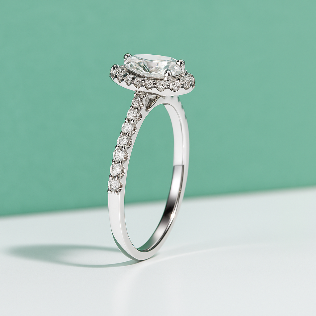 Anel Solitário Halo com Moissanite 1 Quilate Prata 925 com Ouro Branco 18k - Yuna Joias - Yuna Joias
