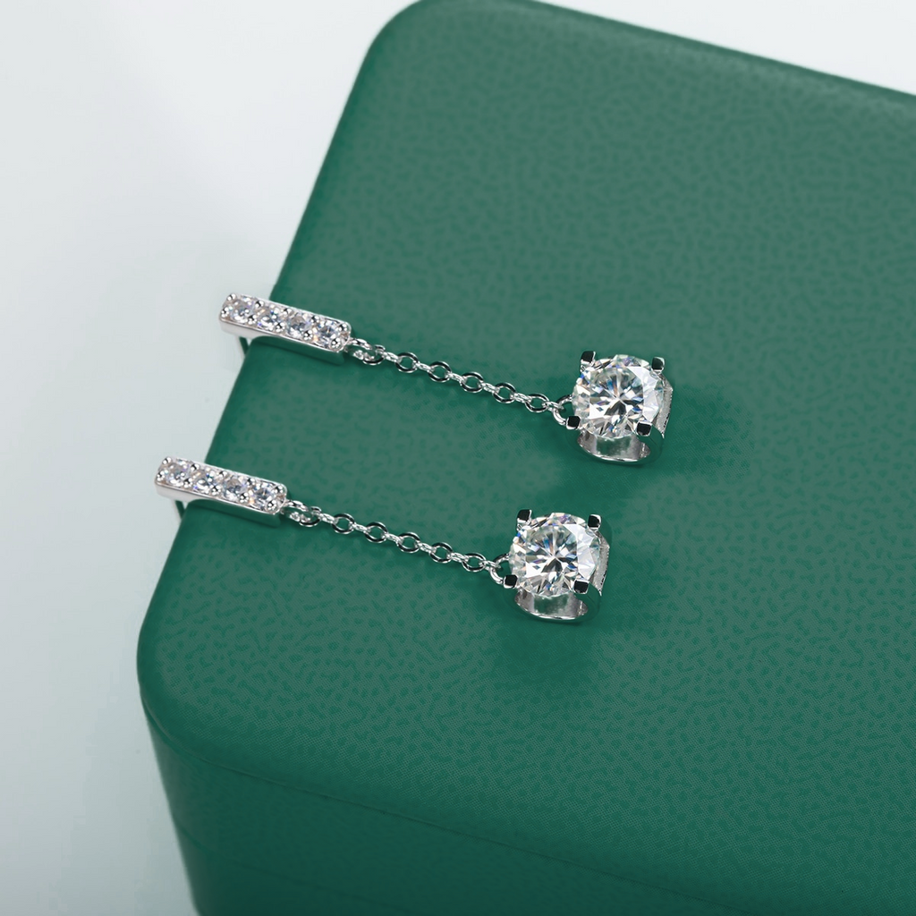 Brincos de Moissanite 2,0ct com Prata 925 e Banho de Ouro 18k – Yuna Joias - Yuna Joias