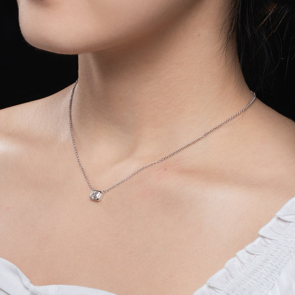 Colar com Moissanite Lapidação Esmeralda em Prata 925 e Ouro Branco 18K – Yuna Joias - Yuna Joias