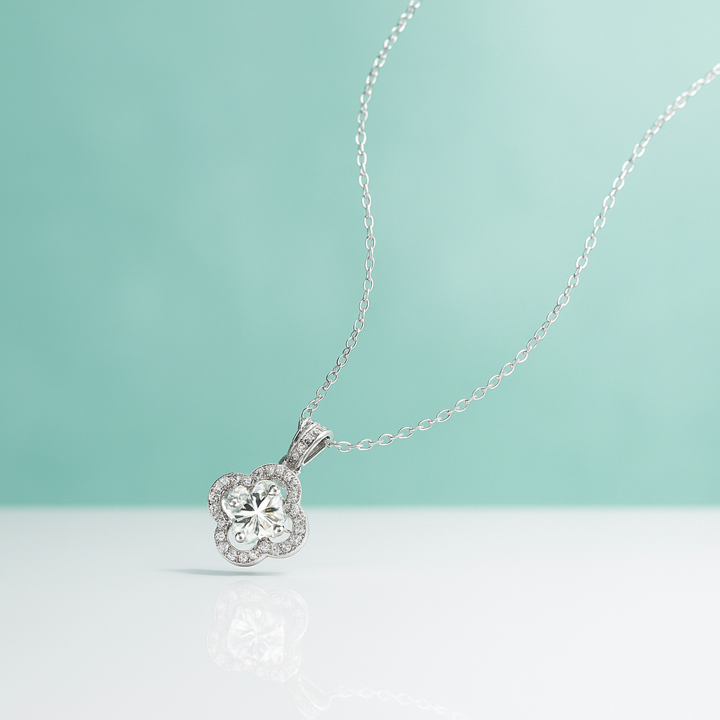 Colar em Ouro Branco 18k Moissanite em Formato de Flor - Yuna Joias - Yuna Joias