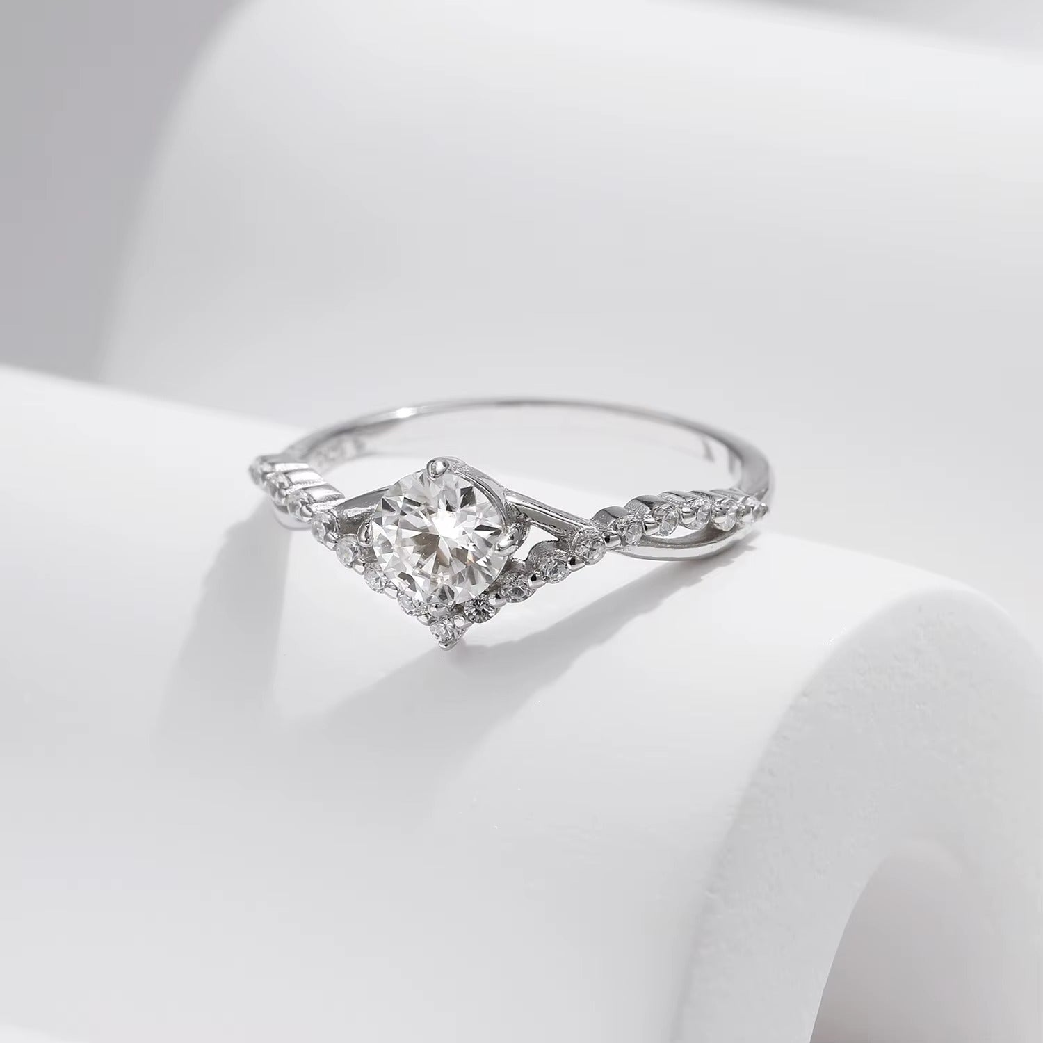 Anel Moissanite Prata 925 Esterlina – Sofisticação Fina