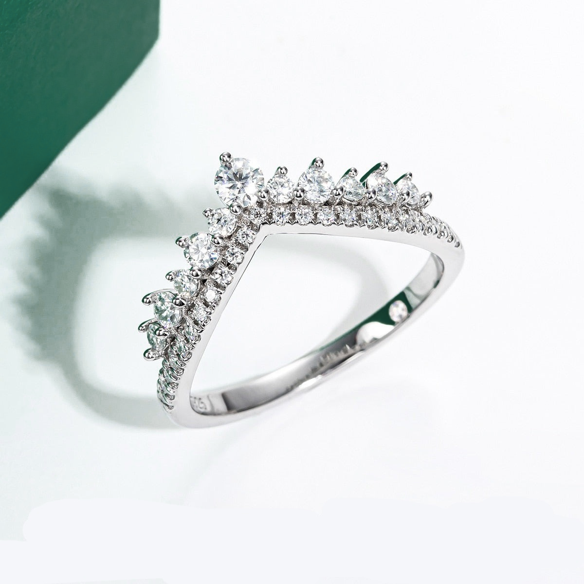 Meia Aliança Imperial em Prata 925 com Moissanites e Banho de Ouro 18K Certificação GRA - Yuna Joias - Yuna Joias